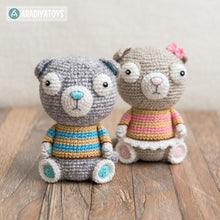Załaduj obraz do przeglądarki galerii, Crochet Pattern of Scottish Fold Cats Luigi and Fiona from &quot;AradiyaToys Design&quot; (Amigurumi tutorial PDF file) / cat crochet pattern
