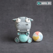 Cargar imagen en el visor de la galería, Crochet Pattern of Hippo Bruno from &quot;AradiyaToys Design&quot; (Amigurumi tutorial PDF file) / cute hippo crochet pattern by AradiyaToys
