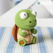 Load image into Gallery viewer, Turtle Gina from “AradiyaToys Design” collection / cute turtle crochet pattern by AradiyaToys (Amigurumi tutorial PDF file)
