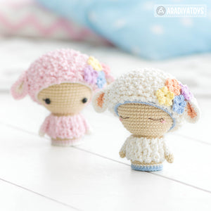Mini Wendy the Lamb from "AradiyaToys Minis” collection / small doll crochet pattern by AradiyaToys (Amigurumi tutorial PDF file)