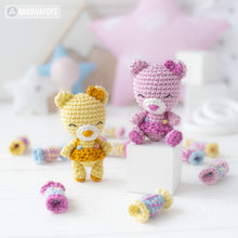 Afbeelding in Gallery-weergave laden, Friendy Candy with Gummy Bear from &quot;AradiyaToys Friendies&quot; collection / crochet pattern by AradiyaToys (Amigurumi tutorial PDF file)
