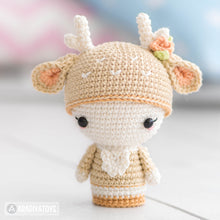 Załaduj obraz do przeglądarki galerii, Mini Annie the Deer from &quot;AradiyaToys Minis” collection / little doll crochet pattern by AradiyaToys (Amigurumi tutorial PDF file)
