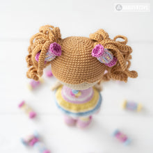 Charger l&#39;image dans la galerie, Friendy Candy with Gummy Bear from &quot;AradiyaToys Friendies&quot; collection / crochet pattern by AradiyaToys (Amigurumi tutorial PDF file)
