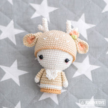 Load image into Gallery viewer, Mini Annie the Deer from &quot;AradiyaToys Minis” collection / little doll crochet pattern by AradiyaToys (Amigurumi tutorial PDF file)

