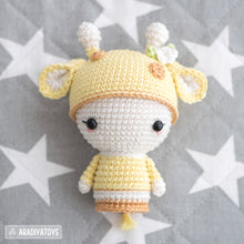 Load image into Gallery viewer, Mini Sonya the Giraffe from &quot;AradiyaToys Minis” collection / toy crochet pattern by AradiyaToys (Amigurumi tutorial PDF file)
