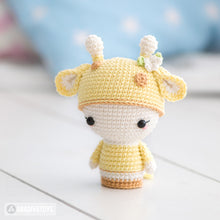 Load image into Gallery viewer, Mini Sonya the Giraffe from &quot;AradiyaToys Minis” collection / toy crochet pattern by AradiyaToys (Amigurumi tutorial PDF file)
