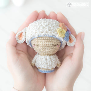 Mini Wendy the Lamb from "AradiyaToys Minis” collection / small doll crochet pattern by AradiyaToys (Amigurumi tutorial PDF file)