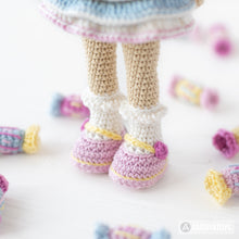 Charger l&#39;image dans la galerie, Friendy Candy with Gummy Bear from &quot;AradiyaToys Friendies&quot; collection / crochet pattern by AradiyaToys (Amigurumi tutorial PDF file)
