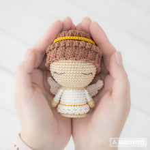 Laden Sie das Bild in den Galerie-Viewer, Easter Minis set from “AradiyaToys Minis” collection / easter crochet pattern by AradiyaToys (Amigurumi tutorial PDF file)
