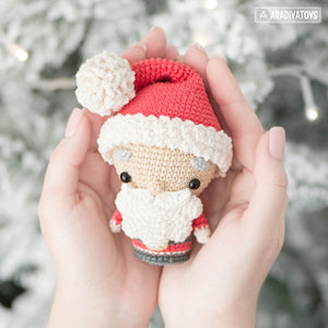 Conjunto Minis de Navidad de la colección “Minis de AradiyaToys” / patrón de crochet de AradiyaToys (tutorial de Amigurumi en fichero PDF) / Santa, Pingüino, Muñeco de nieve y Árbol de Navidad