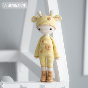 Friendy Sonya the Giraffe from "AradiyaToys Friendies" collection / doll crochet pattern by AradiyaToys (Amigurumi tutorial PDF file)