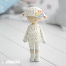 Load image into Gallery viewer, Friendy Wendy the Lamb from &quot;AradiyaToys Friendies&quot; collection / doll crochet pattern by AradiyaToys (Amigurumi tutorial PDF file)
