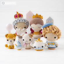 Załaduj obraz do przeglądarki galerii, Royal Family from “Mini Kingdom” collection / crochet patterns by AradiyaToys (Amigurumi tutorial PDF file), prince, queen, crochet king
