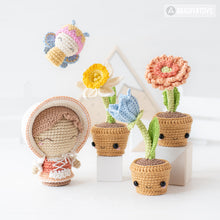 Afbeelding in Gallery-weergave laden, Flower Garden from “Mini Kingdom” collection / crochet patterns by AradiyaToys (Amigurumi tutorial PDF file) / crochet flower / amigurumi
