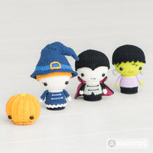Carregar imagem no visualizador da galeria, Halloween Minis set from “AradiyaToys Minis” collection / crochet pattern by AradiyaToys (Amigurumi tutorial PDF file)
