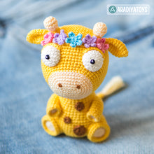 Load image into Gallery viewer, Crochet Pattern of Giraffe Ellie from &quot;AradiyaToys Design&quot; (Amigurumi tutorial PDF file) / cute giraffe crochet pattern by AradiyaToys
