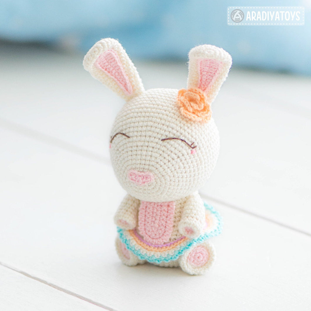 Crochet Pattern of Bunny Emma from 